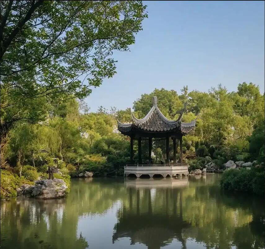 恩施雪枫餐饮有限公司